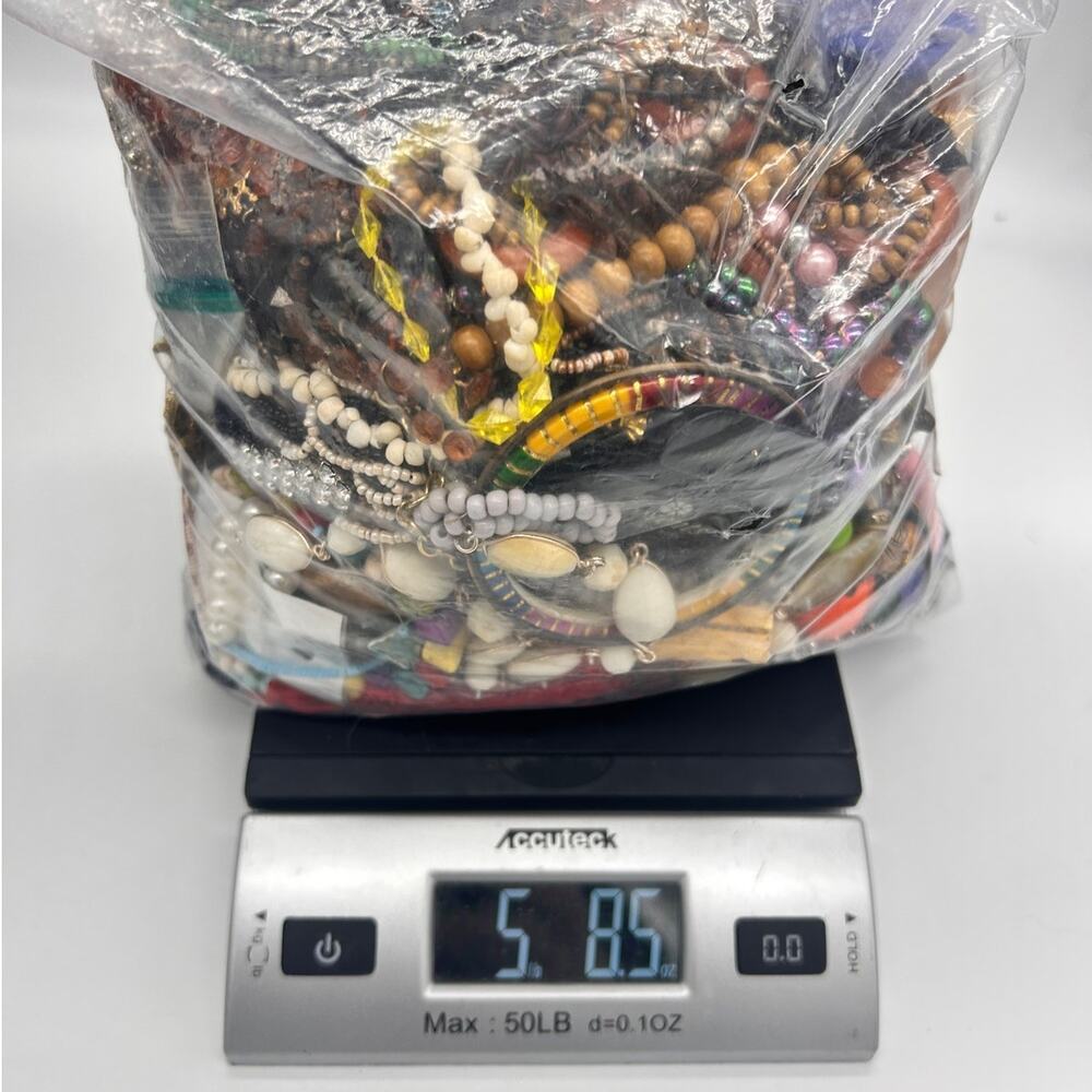 Vintage Junk Jewelry Bag 5 LBS Mix Wearable & Broken Craft Repair Lot VTG-Modern
